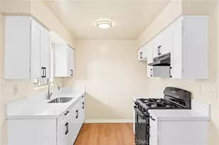 221 10th St, Huntington Beach, CA 92648 - Photo 15