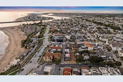 209 Narcissus Avenue, Corona del Mar, CA 92625 - Photo 9