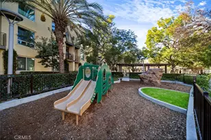 87 Waldorf, Irvine, CA 92612 - Photo 31