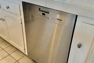 1009 North Bay Front, Newport Beach, CA 92662 - Photo 11