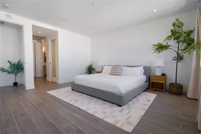 2210 Newport Boulevard #302, Newport Beach, CA 92663 - Photo 9