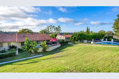 2134 Vista Entrada, Newport Beach, CA 92660 - Photo 27