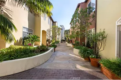 328 5th Street, Huntington Beach, CA 92648 - Photo 3