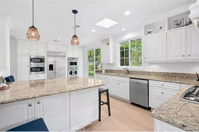 1 Rue Fontainbleau, Newport Beach, CA 92660 - Photo 9