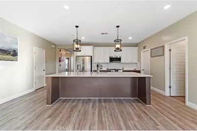 3731 N Summers Court, Visalia, CA 93291 - Photo 9