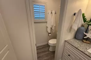 94 Yorktown, Newport Beach, CA 92660 - Photo 15