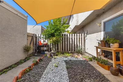 2157 W Essex Circle, Anaheim, CA 92804 - Photo 13