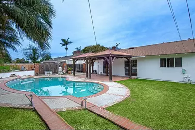 2913 Jacaranda Avenue, Costa Mesa, CA 92626 - Photo 13