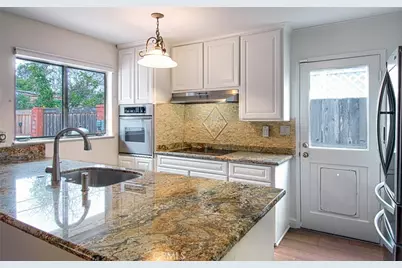 2913 Jacaranda Avenue, Costa Mesa, CA 92626 - Photo 5