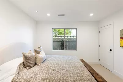 212 E 19th Street, Costa Mesa, CA 92627 - Photo 31