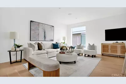 741 1/2 N Gramercy, Los Angeles, CA 90038 - Photo 3