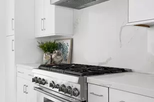 741 1/2 N Gramercy, Los Angeles, CA 90038 - Photo 13