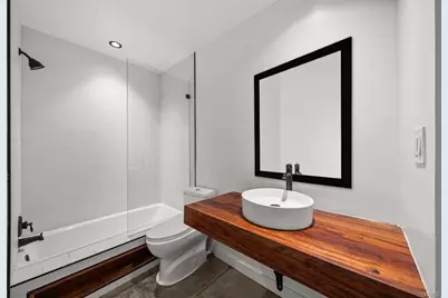 1045 N Kings Road, West Hollywood, CA 90069 - Photo 15