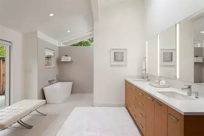 11 Greenbriar, Newport Beach, CA 92660 - Photo 19