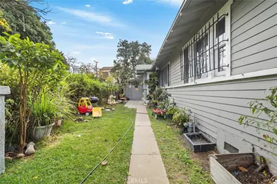 1070 N Loma Vista Drive, Long Beach, CA 90813 - Photo 23