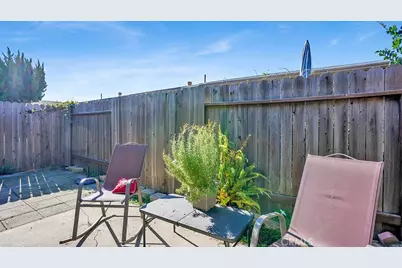 101 Clearbrook Lane, Costa Mesa, CA 92626 - Photo 23