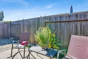 101 Clearbrook Ln, Costa Mesa, CA 92626 - Photo 23