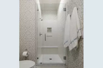 9 Boardwalk, Newport Beach, CA 92660 - Photo 37