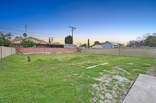 916 N W, Anaheim, CA 92801 - Photo 23