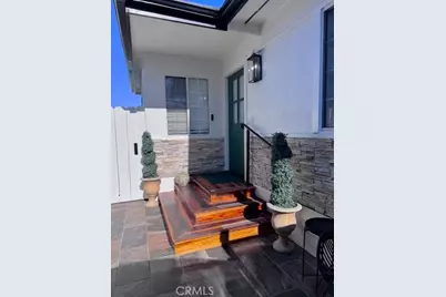 100 Yorktown, Newport Beach, CA 92660 - Photo 3