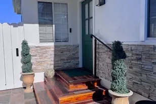 100 Yorktown, Newport Beach, CA 92660 - Photo 3