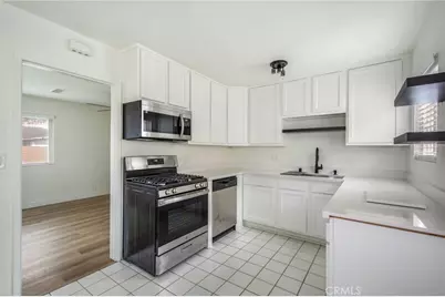 1940 Monrovia, Costa Mesa, CA 92627 - Photo 5