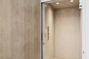 304 S Bay Front, Newport Beach, CA 92662 - Photo 21