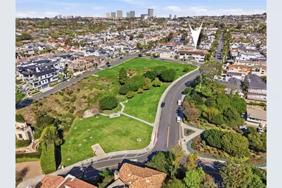 429 Carnation Avenue, Corona del Mar, CA 92625 - Photo 7