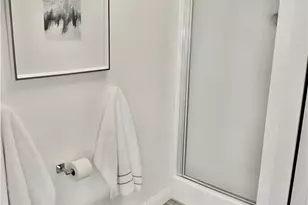 250 Bucknell Rd, Costa Mesa, CA 92626 - Photo 43