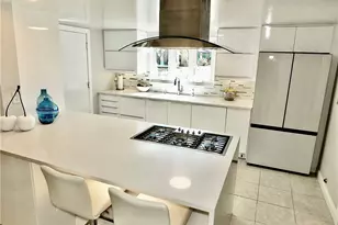 250 Bucknell Rd, Costa Mesa, CA 92626 - Photo 13