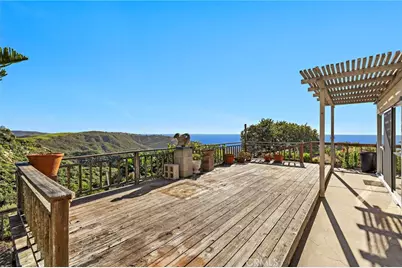 2555 Temple Hills Drive, Laguna Beach, CA 92651 - Photo 15