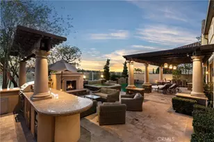 72 Victoria, Newport Beach, CA 92660 - Photo 3