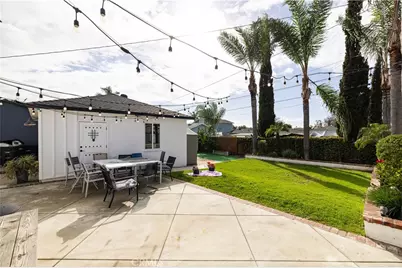 860 N Grand Street, Orange, CA 92867 - Photo 17