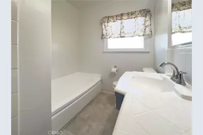 14008 Cornuta, Bellflower, CA 90706 - Photo 11