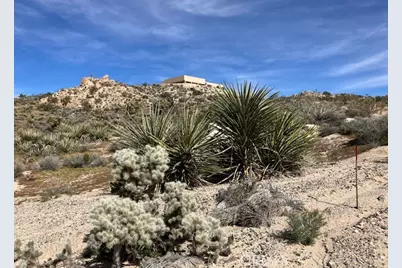 57296 Manzanita, Yucca Valley, CA 92284 - Photo 9