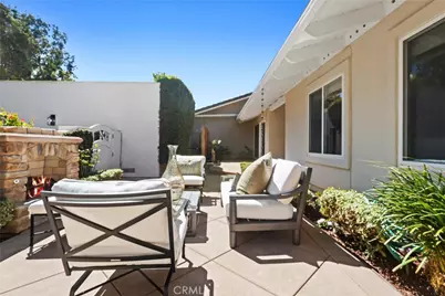443 Vista Parada, Newport Beach, CA 92660 - Photo 17