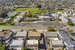 2048 Garden Ln, Costa Mesa, CA 92627 - Photo 37