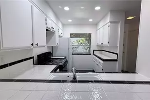 25391 Pine Creek Ln, Wilmington, CA 90744 - Photo 3