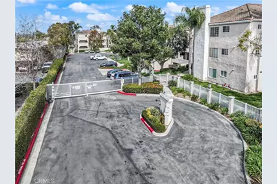 4561 Warner, Huntington Beach, CA 92649 - Photo 39