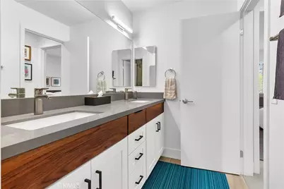 128 Villa Point, Newport Beach, CA 92660 - Photo 19