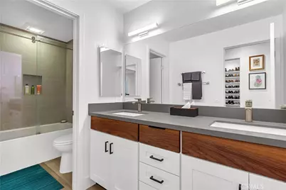 128 Villa Point, Newport Beach, CA 92660 - Photo 21