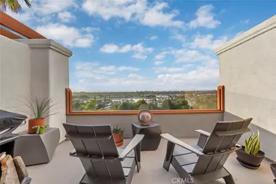 128 Villa Point, Newport Beach, CA 92660 - Photo 3