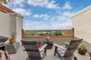 128 Villa Point, Newport Beach, CA 92660 - Photo 3
