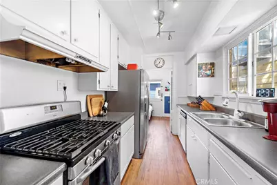 121 30th Street, Newport Beach, CA 92663 - Photo 21