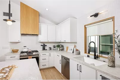 122 E Bay Avenue, Newport Beach, CA 92661 - Photo 7