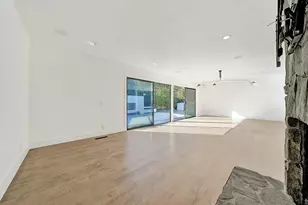 1901 Glenwood Ln, Newport Beach, CA 92660 - Photo 15