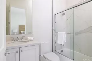 104 Interstellar, Irvine, CA 92618 - Photo 33