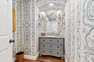 2431 Bayshore Dr, Newport Beach, CA 92663 - Photo 29