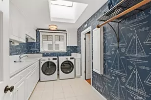 2431 Bayshore Dr, Newport Beach, CA 92663 - Photo 35