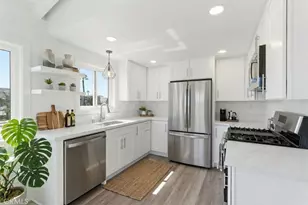 203 Cedar St, Newport Beach, CA 92663 - Photo 3